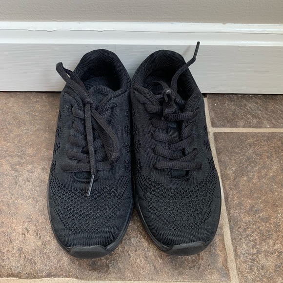 Girl’s Revolution Hip Hop Sneakers 🪩 - Picture 2 of 5